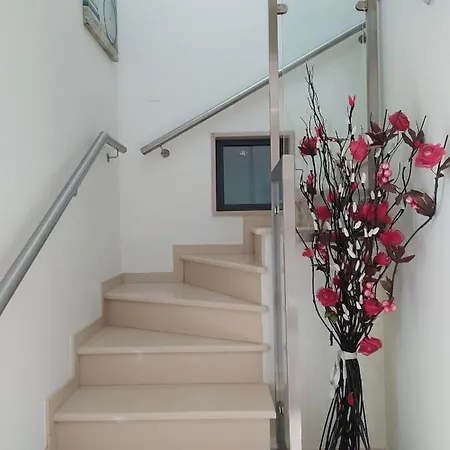 펜션 Cozy With Pool And Barbecue