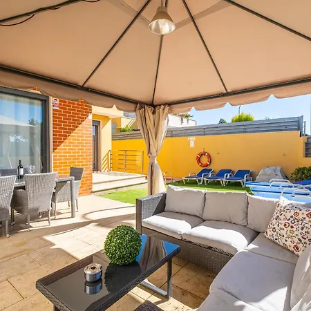 Cozy With Pool And Barbecue 度假居 阿尔布费拉