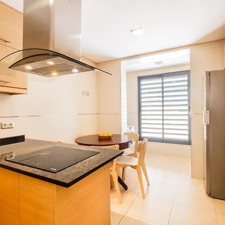 Cozy With Pool And Barbecue *