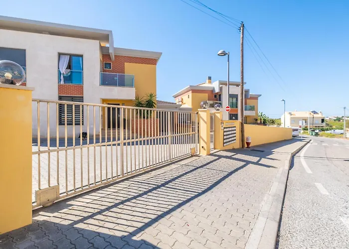 Cozy With Pool And Barbecue Сasa de vacaciones