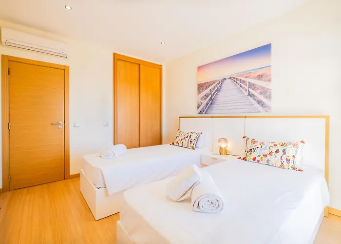 Cozy With Pool And Barbecue Сasa de vacaciones